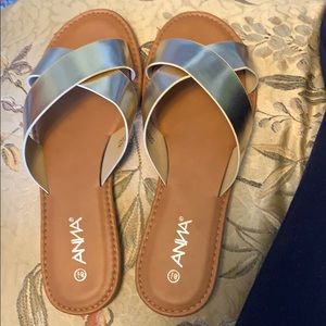 Good cross cross sandal✨